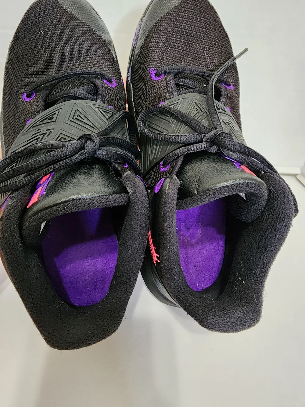 Nike Kyrie Flytrap 3 GS Floral Swoosh Basketball Shoes Black 6Y FLAW READ DESC